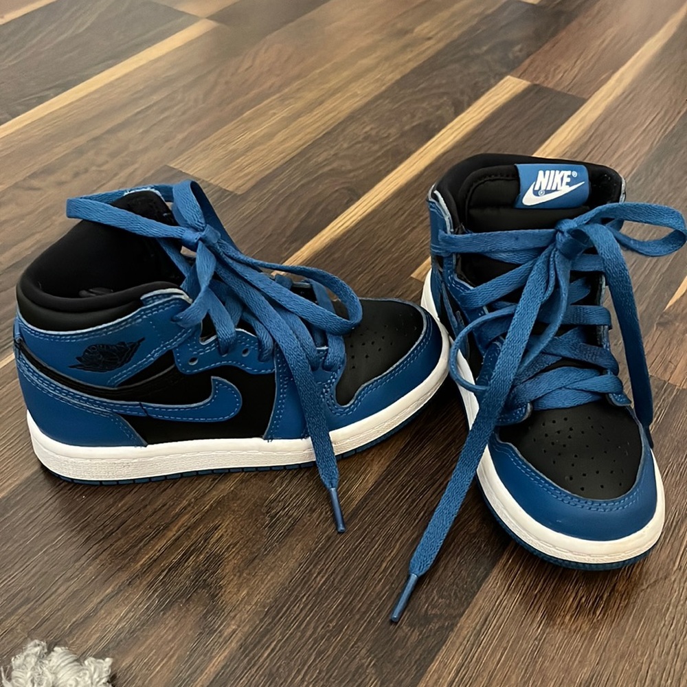 Nike Jordan 1's